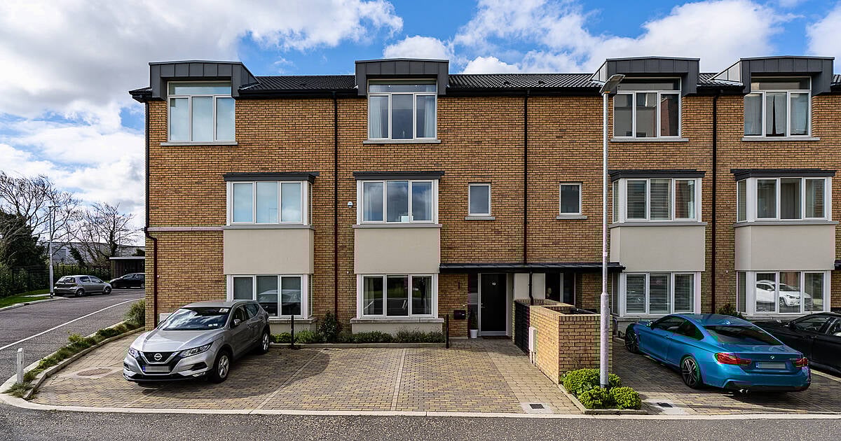 13 Larkfield Place, Clay Farm, Leopardstown, Dublin 18 House